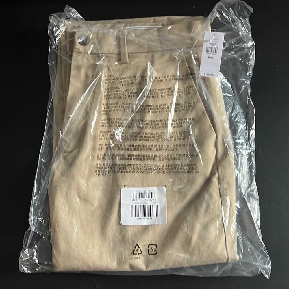 32x34 🆕GAP Straight Performance Khakis New With tags